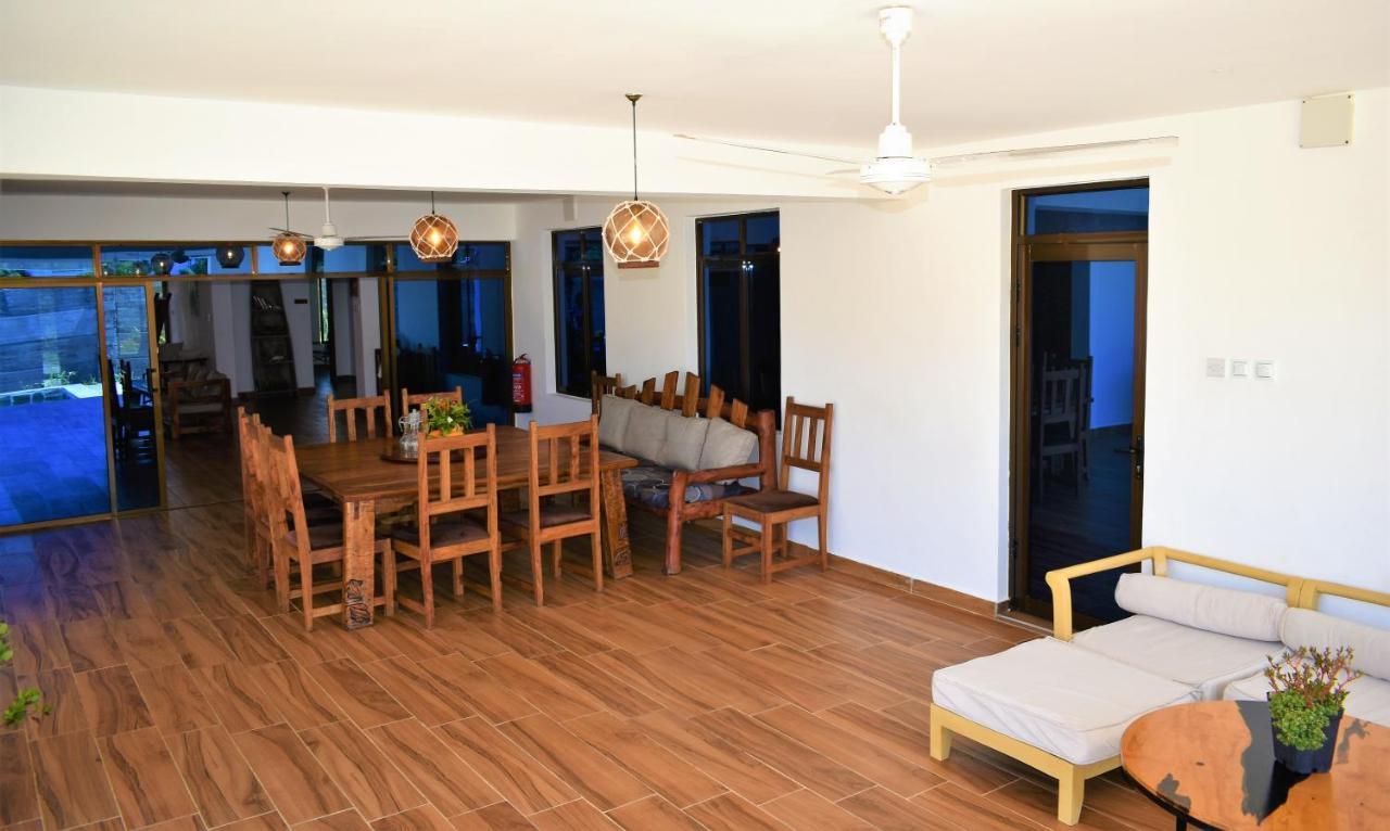 Private Backdoor Villa With Big Swimming Pool And Services Of Chef Included Diani Beach Exterior foto