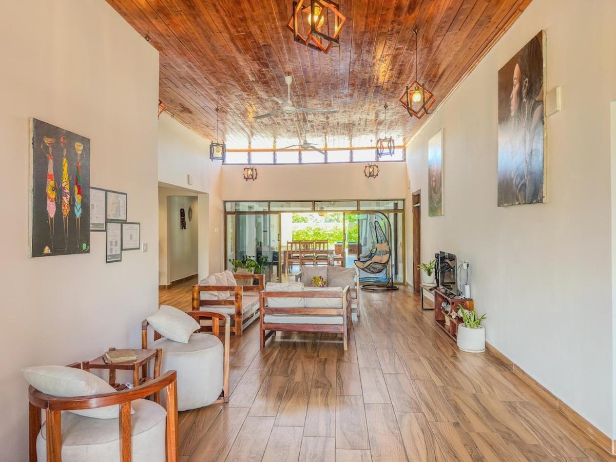 Private Backdoor Villa With Big Swimming Pool And Services Of Chef Included Diani Beach Exterior foto